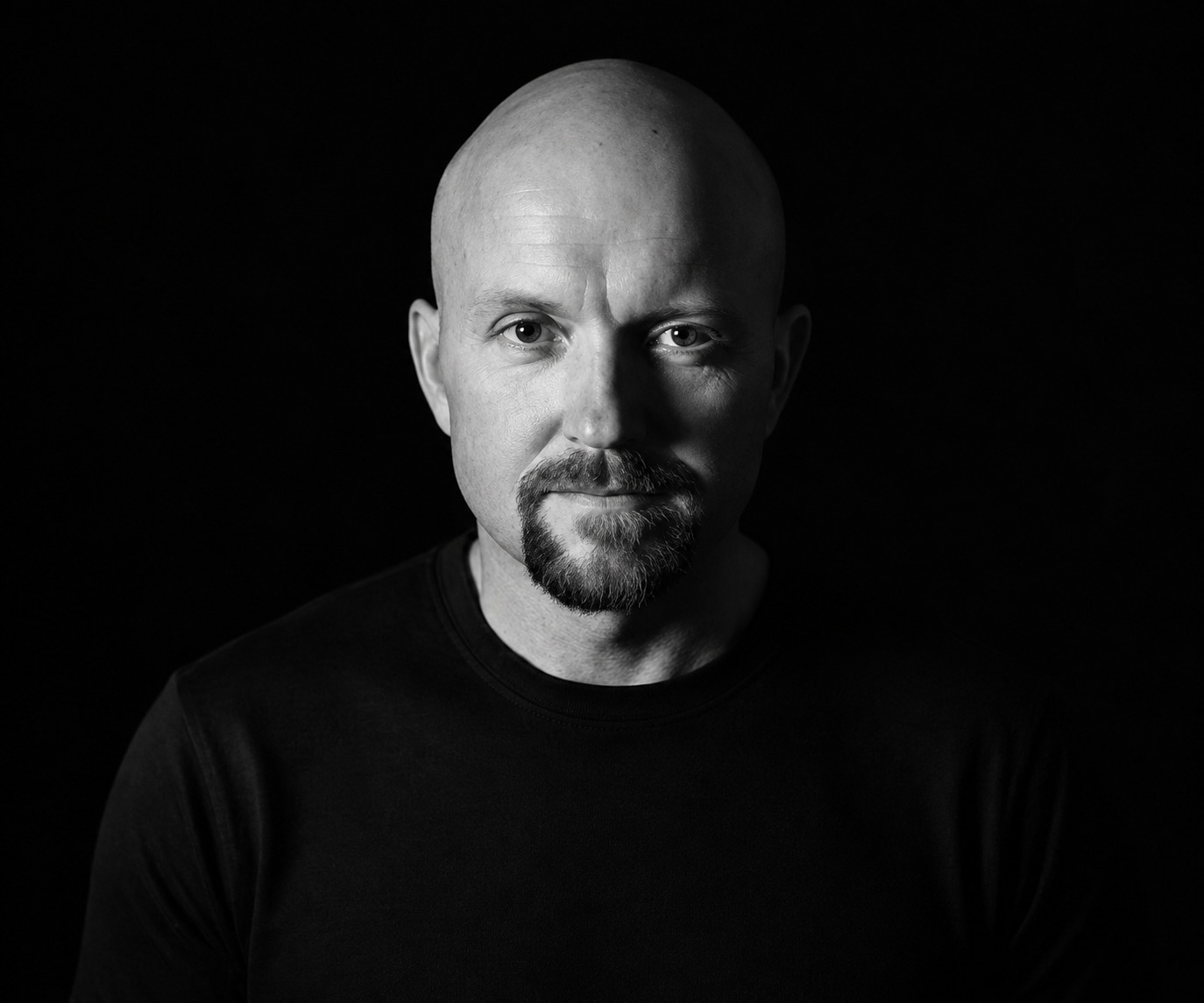 Jan Valkonen, Founder and CEO of kleoverse, black and white portrait